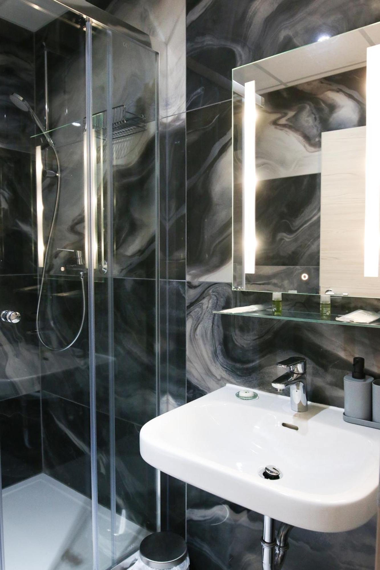Hotel Loewenstein Lich Ngoại thất bức ảnh