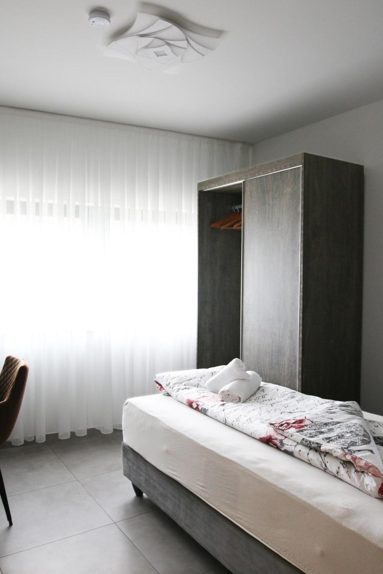 Hotel Loewenstein Lich Ngoại thất bức ảnh