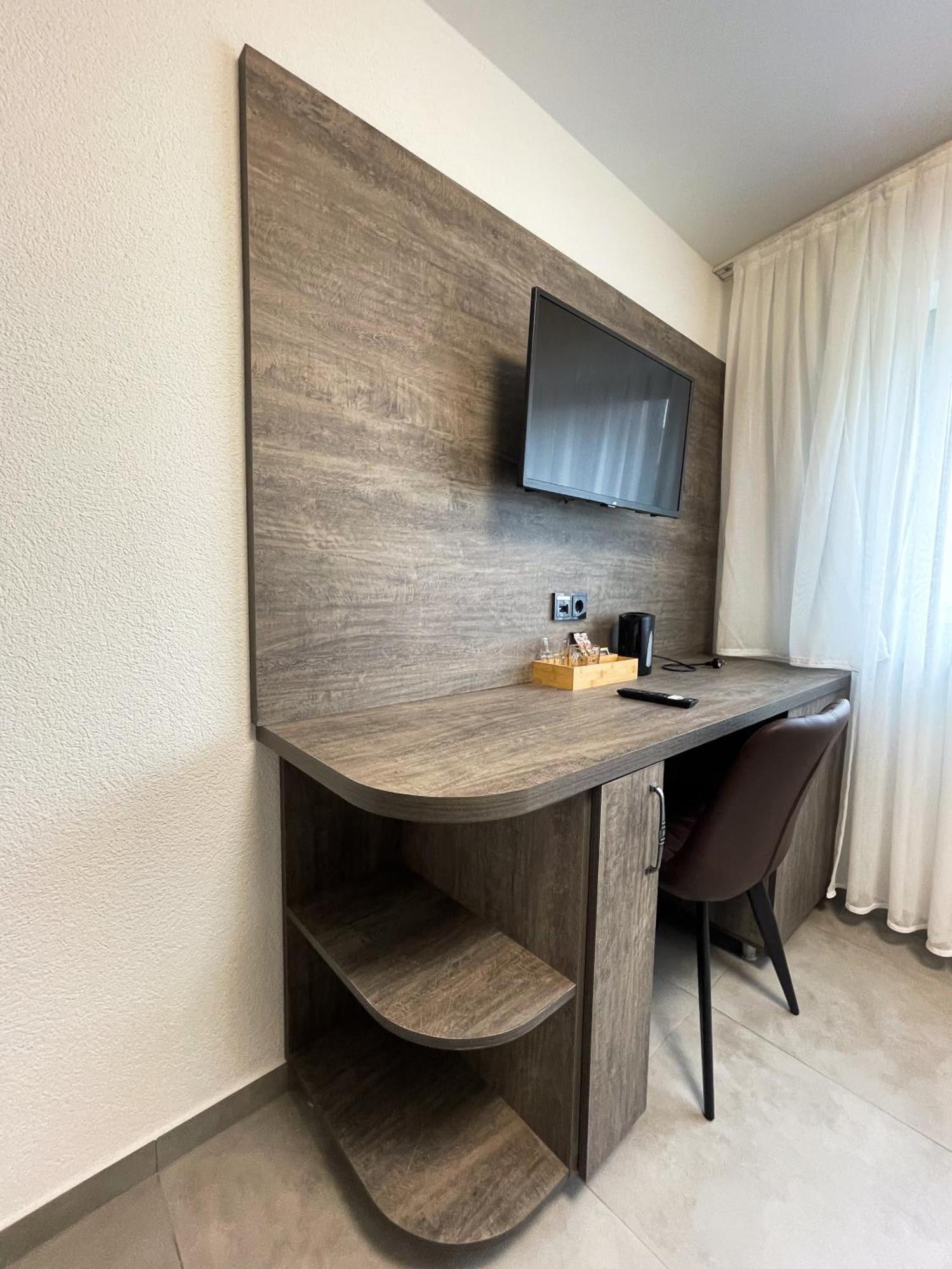 Hotel Loewenstein Lich Ngoại thất bức ảnh