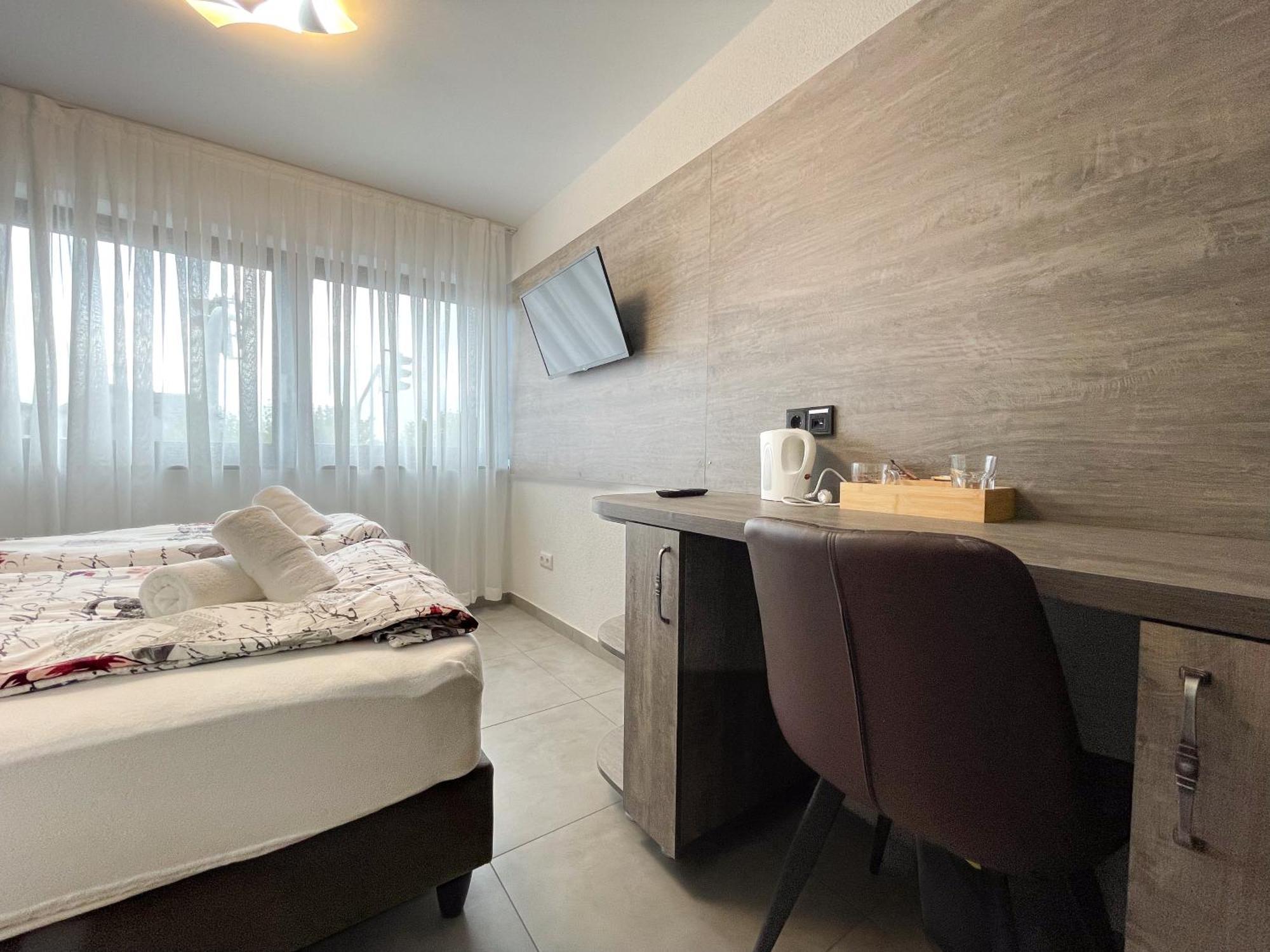 Hotel Loewenstein Lich Ngoại thất bức ảnh