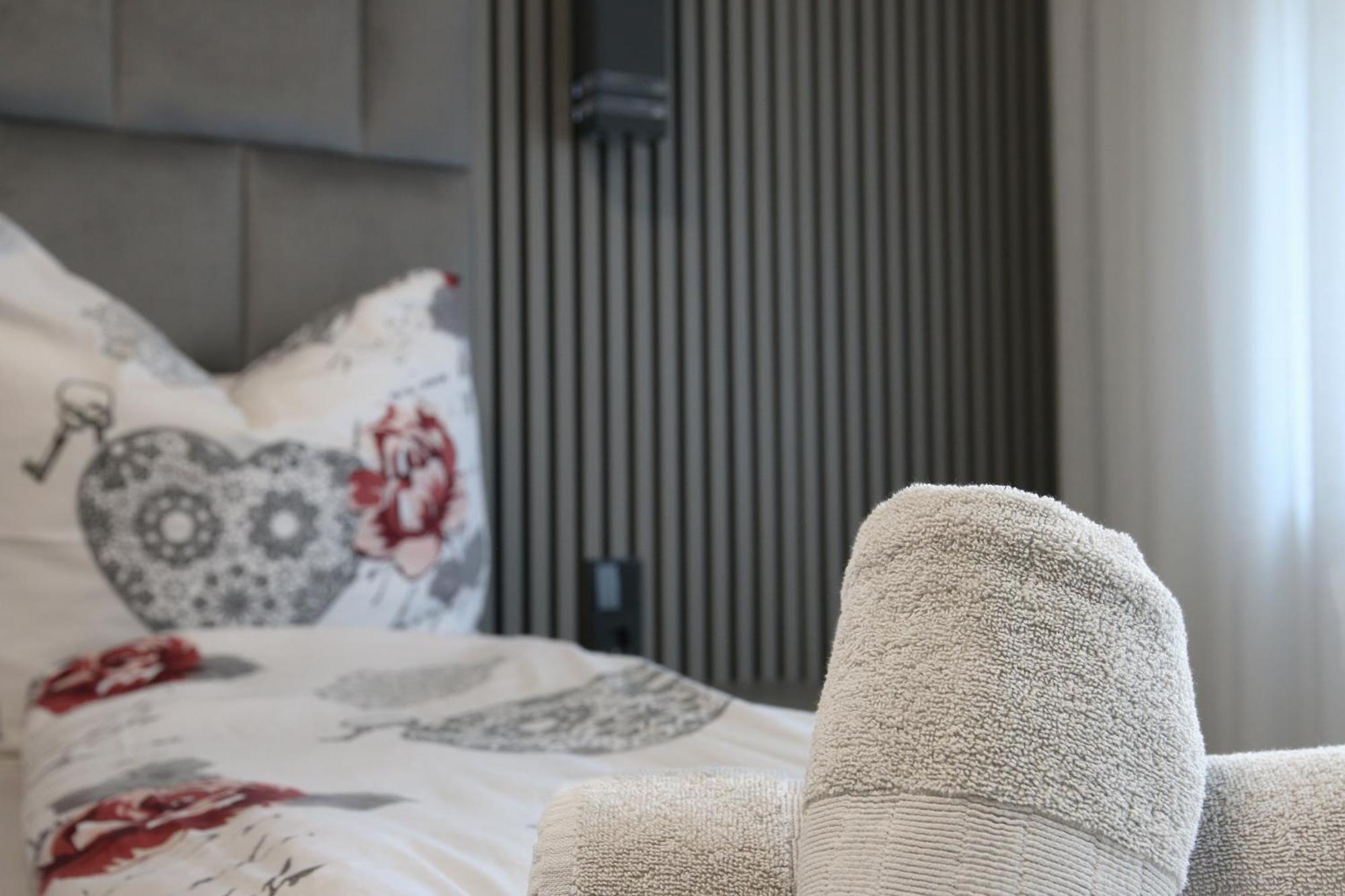 Hotel Loewenstein Lich Ngoại thất bức ảnh