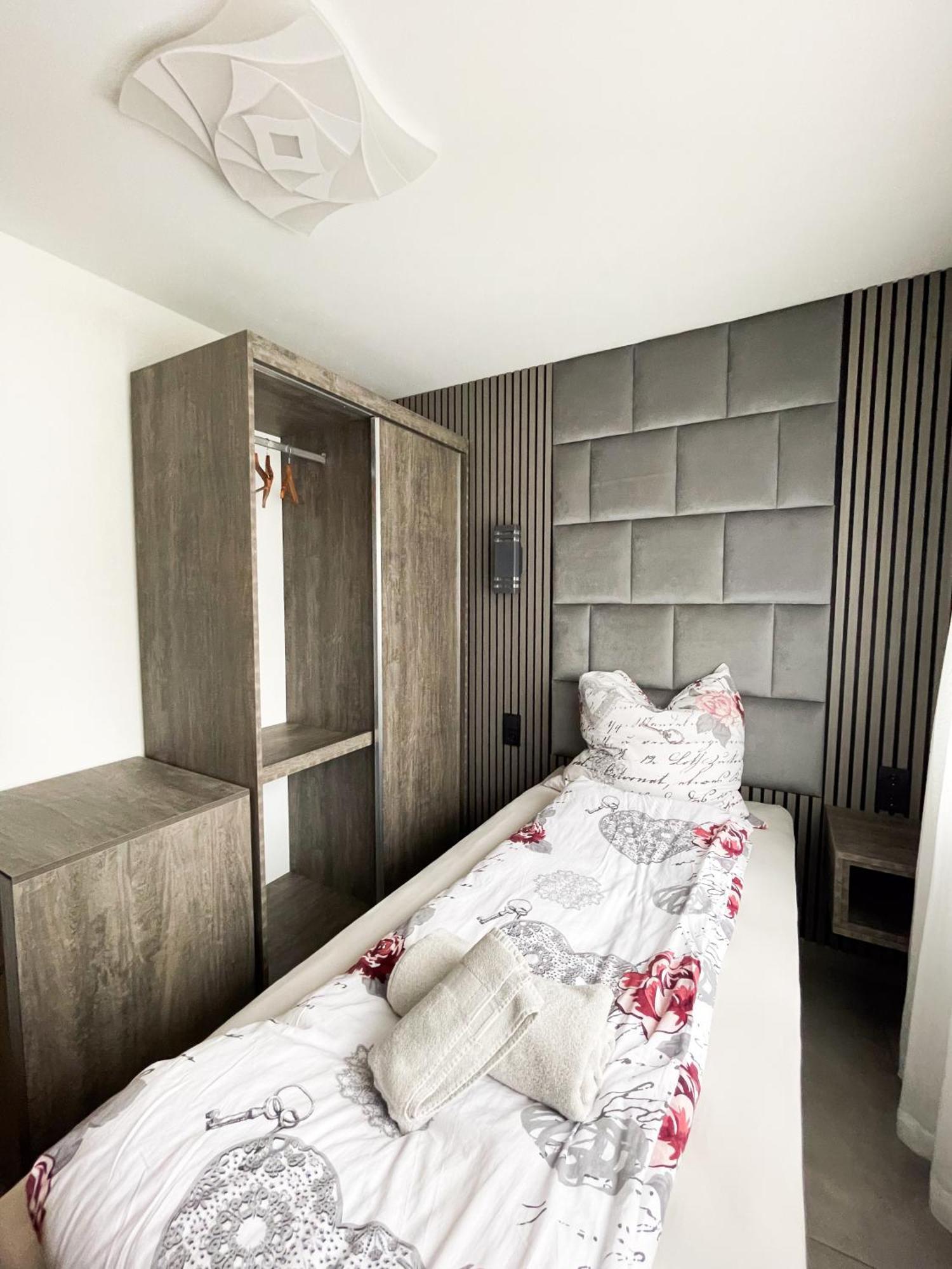 Hotel Loewenstein Lich Ngoại thất bức ảnh